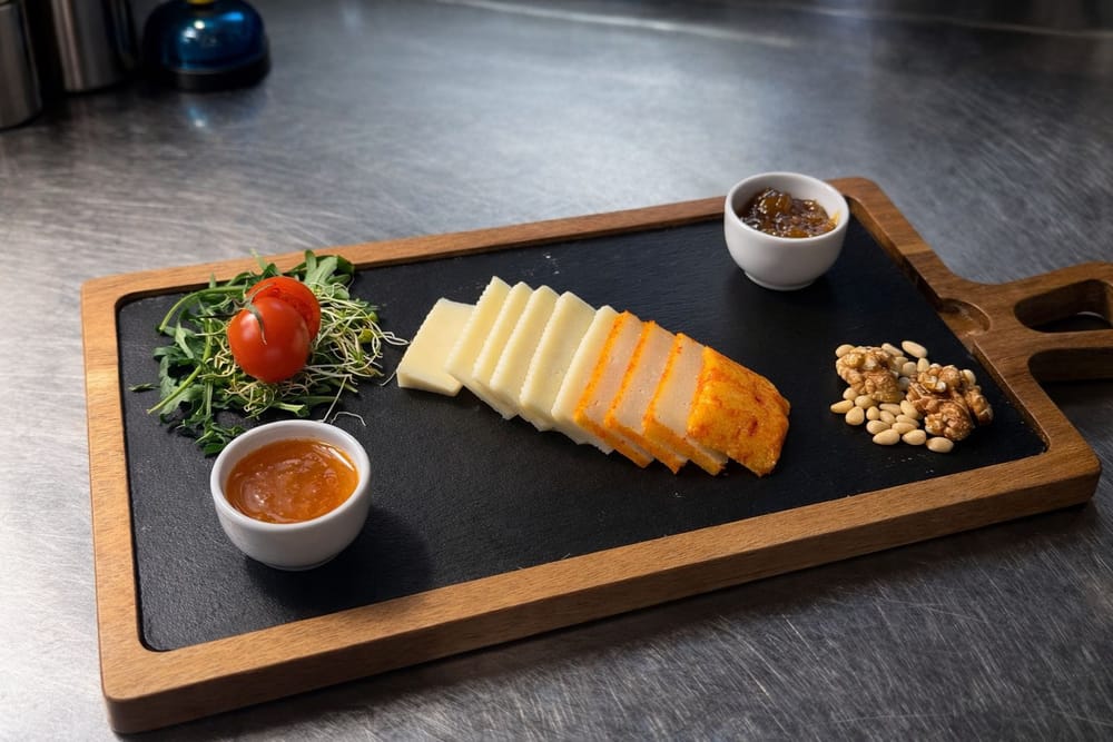 Käseplatte aus der Küche des Restaurant Wey